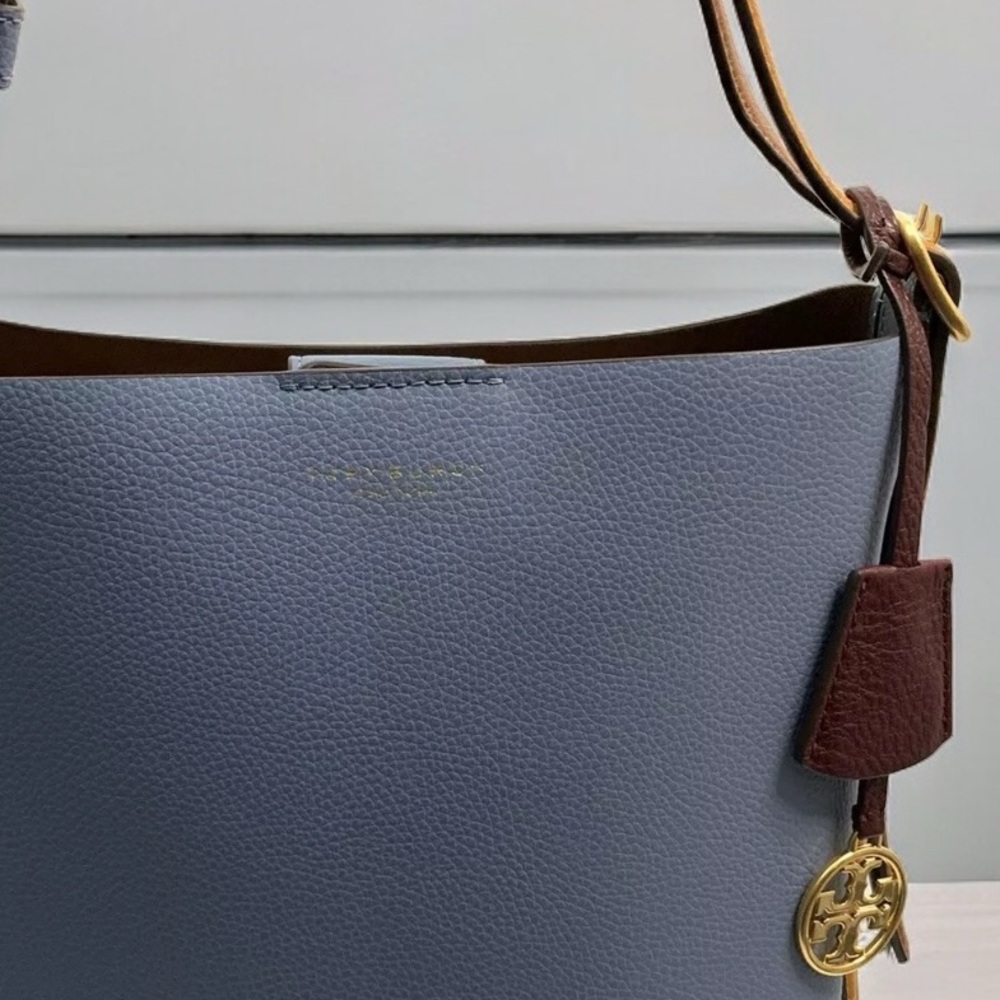 Tory Burch Perry Bucket Bag Blue Yonder - Picture 11 of 11